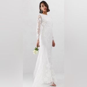 Sleeved wedding dress